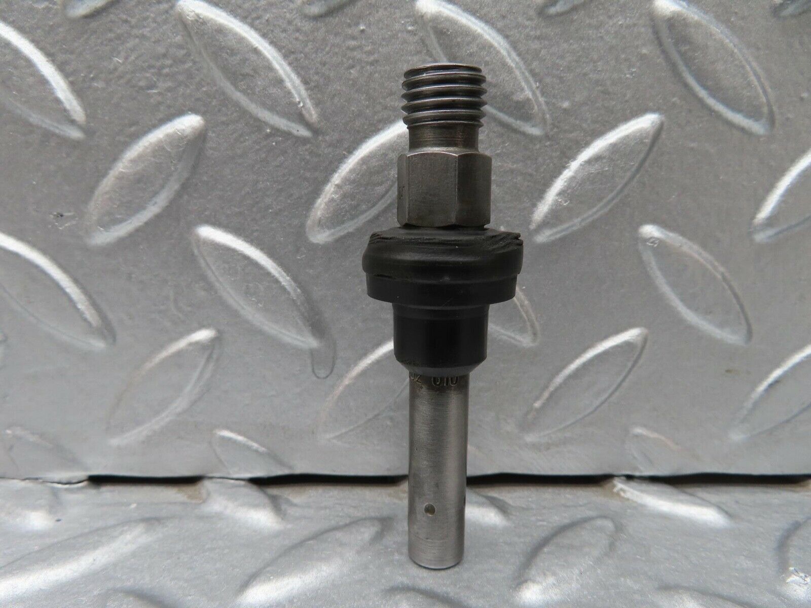 14030 Mercedes-Benz C107 280SLC Fuel Injector Bosch 0437502010