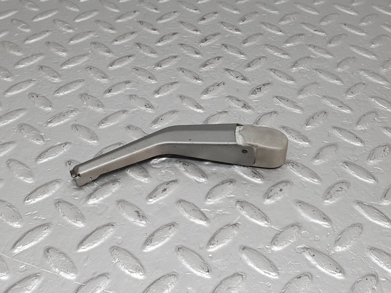 41073 Mercedes-Benz W126 300SE Headlight Wiper Arm Bosch Left Side