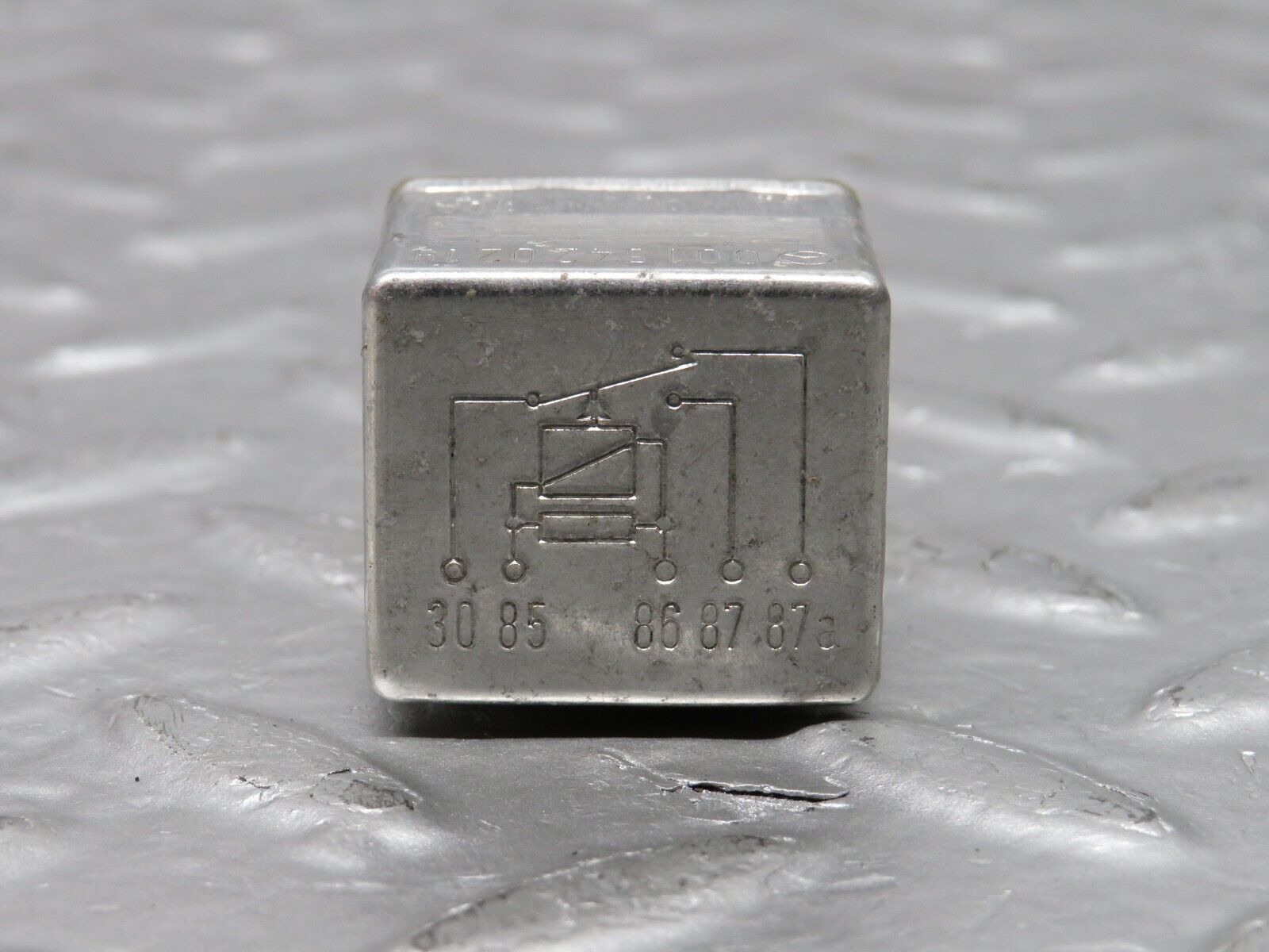 38668 Mercedes-Benz W201 190E 2.6L Multi Purpose Relay 0015420219