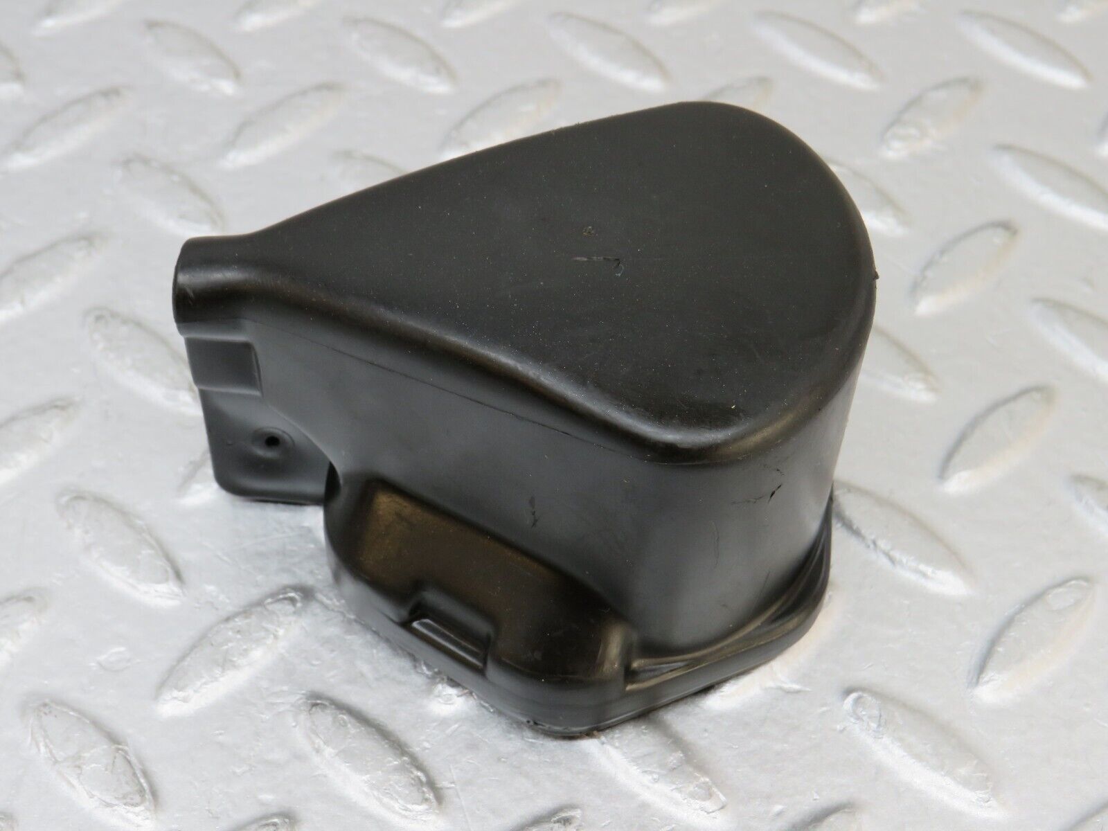 36032 Mercedes-Benz W126 420SE Ignition Coil Cover Cap 0001582285