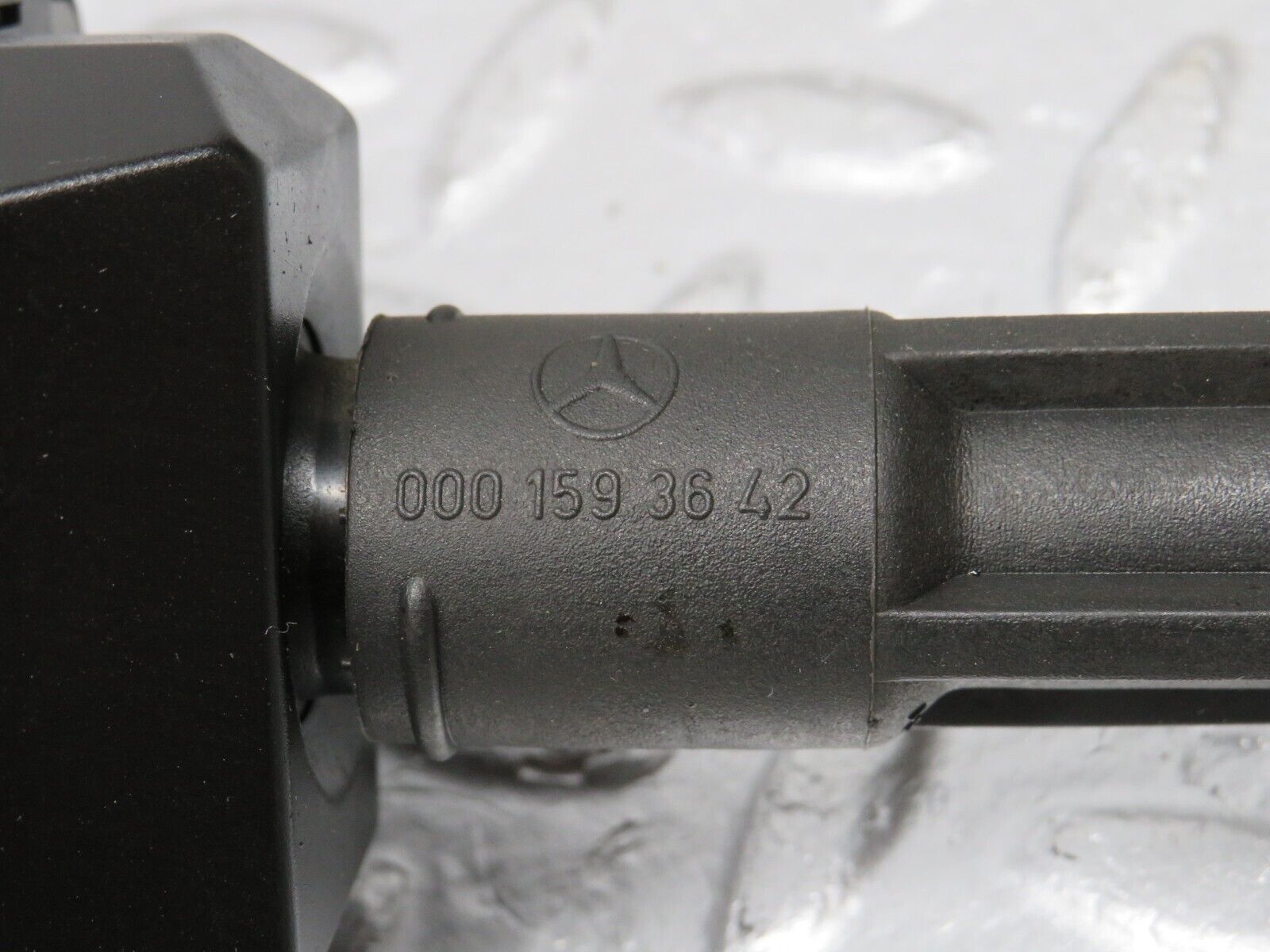 38344 Mercedes-Benz R129 280SL Coupe Ignition Coil Bosch 0221506444 0001587003 0001593642