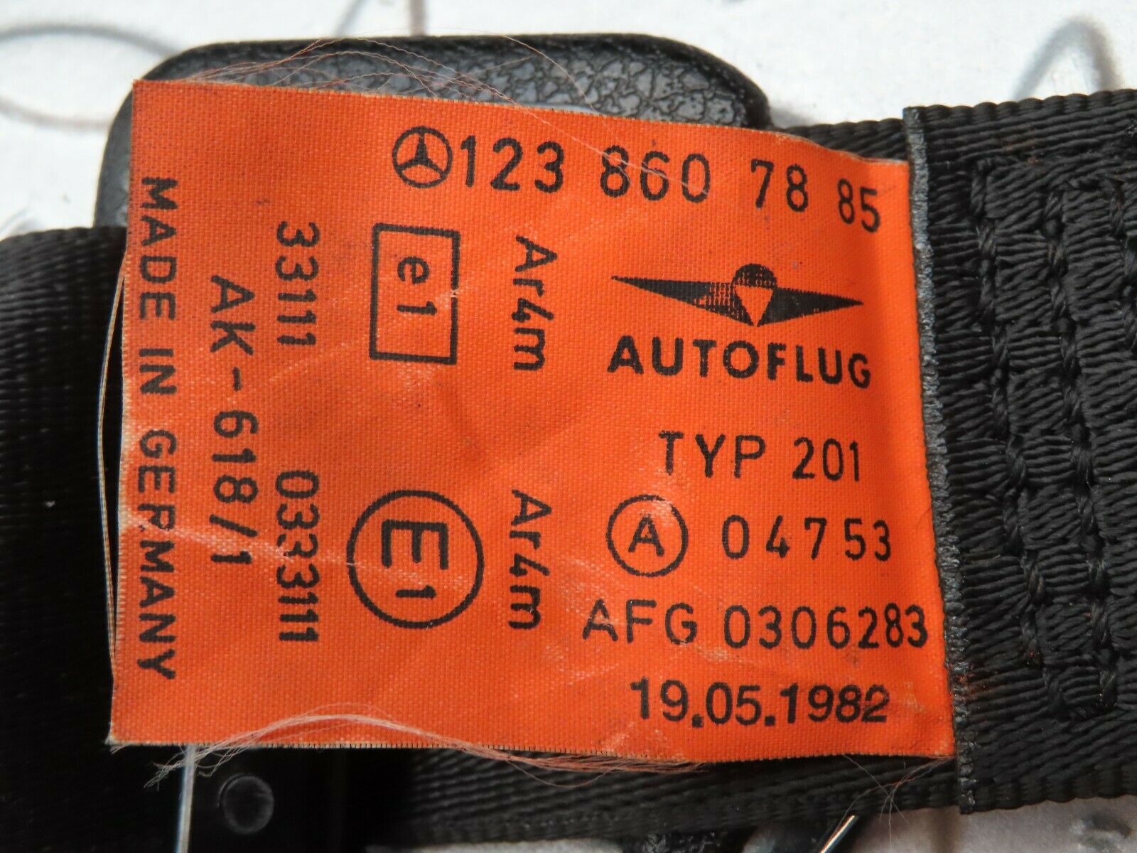 4406 Mercedes-Benz W123 230E Rear Right Seat Belt 1238607885