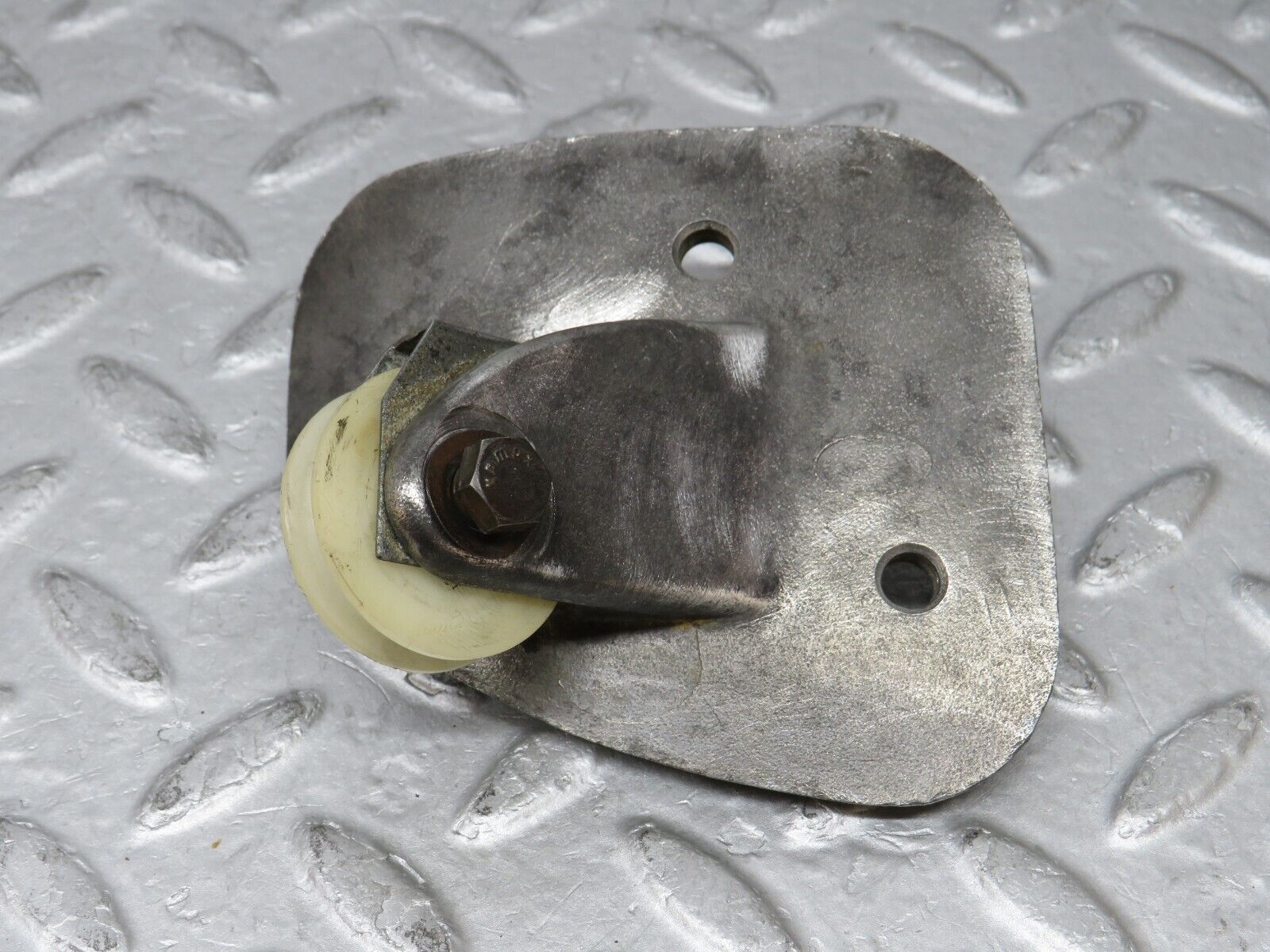 35822 Mercedes-Benz W108 Handbrake Cable Regulator 1084270181