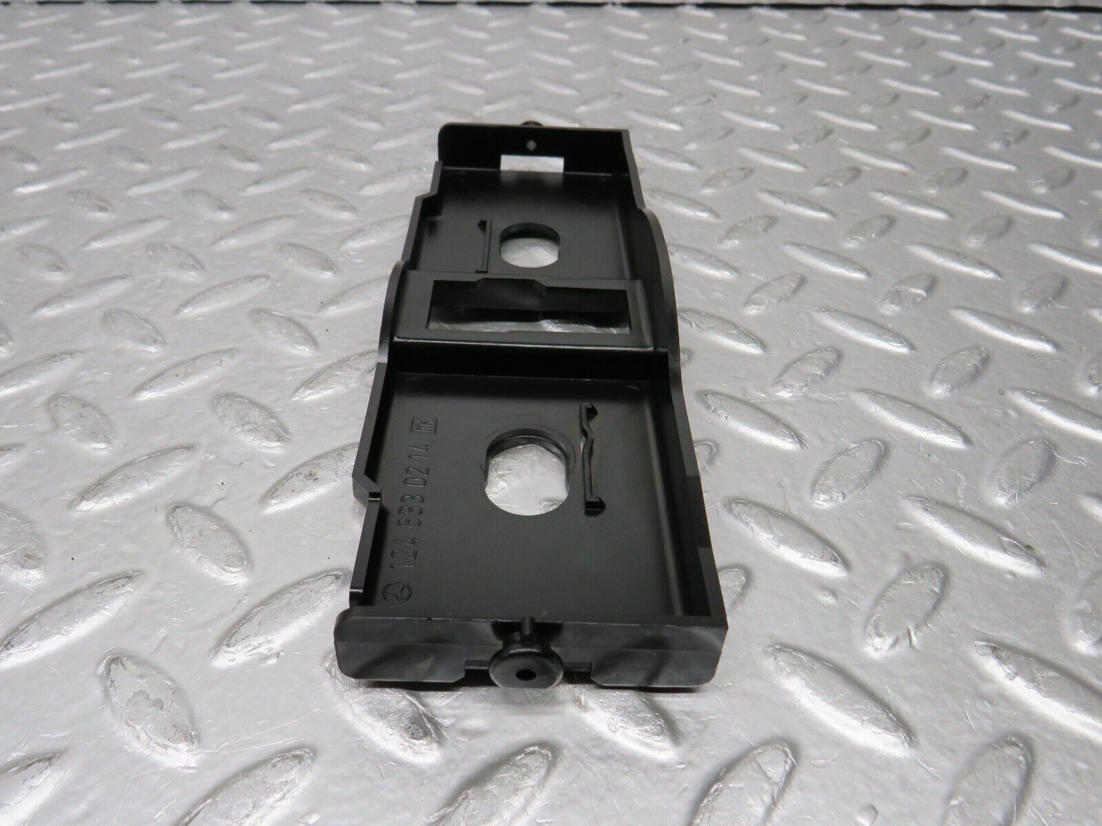 29415 Mercedes-Benz W124 230E Heating Regulator Holder