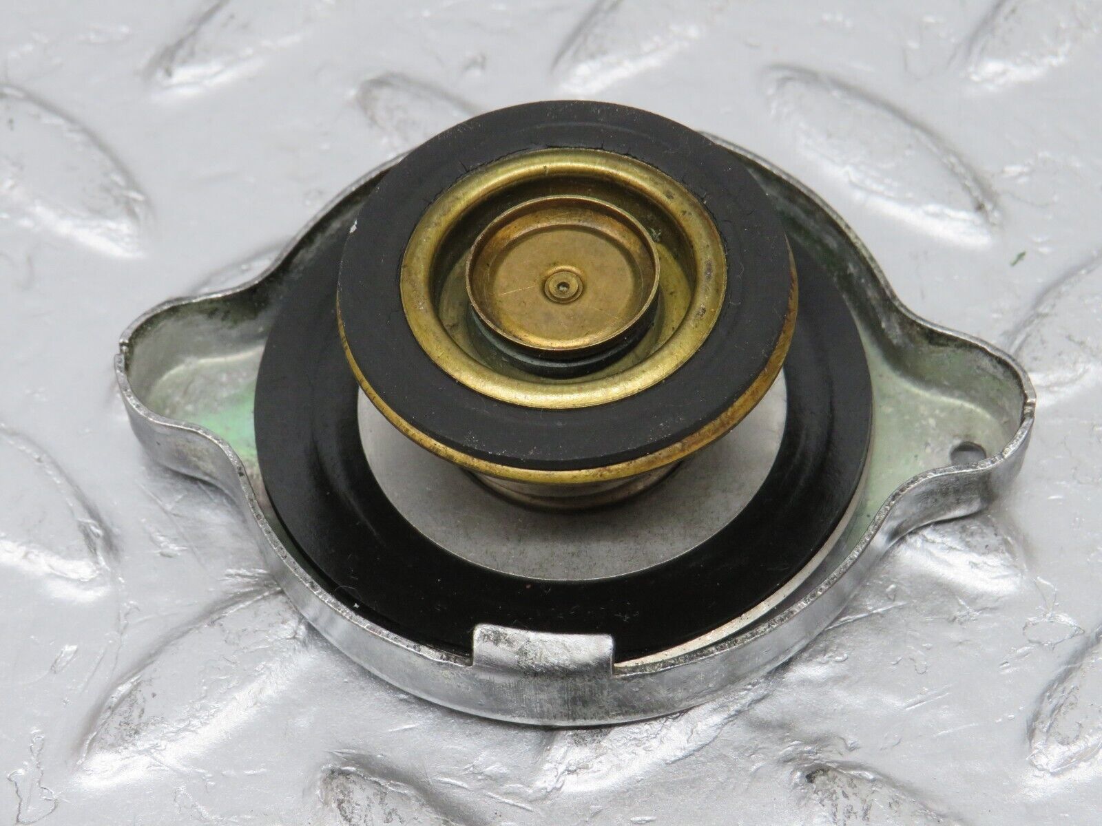 34317 Mercedes-Benz C126 380SEC Coupe Radiator Cap
