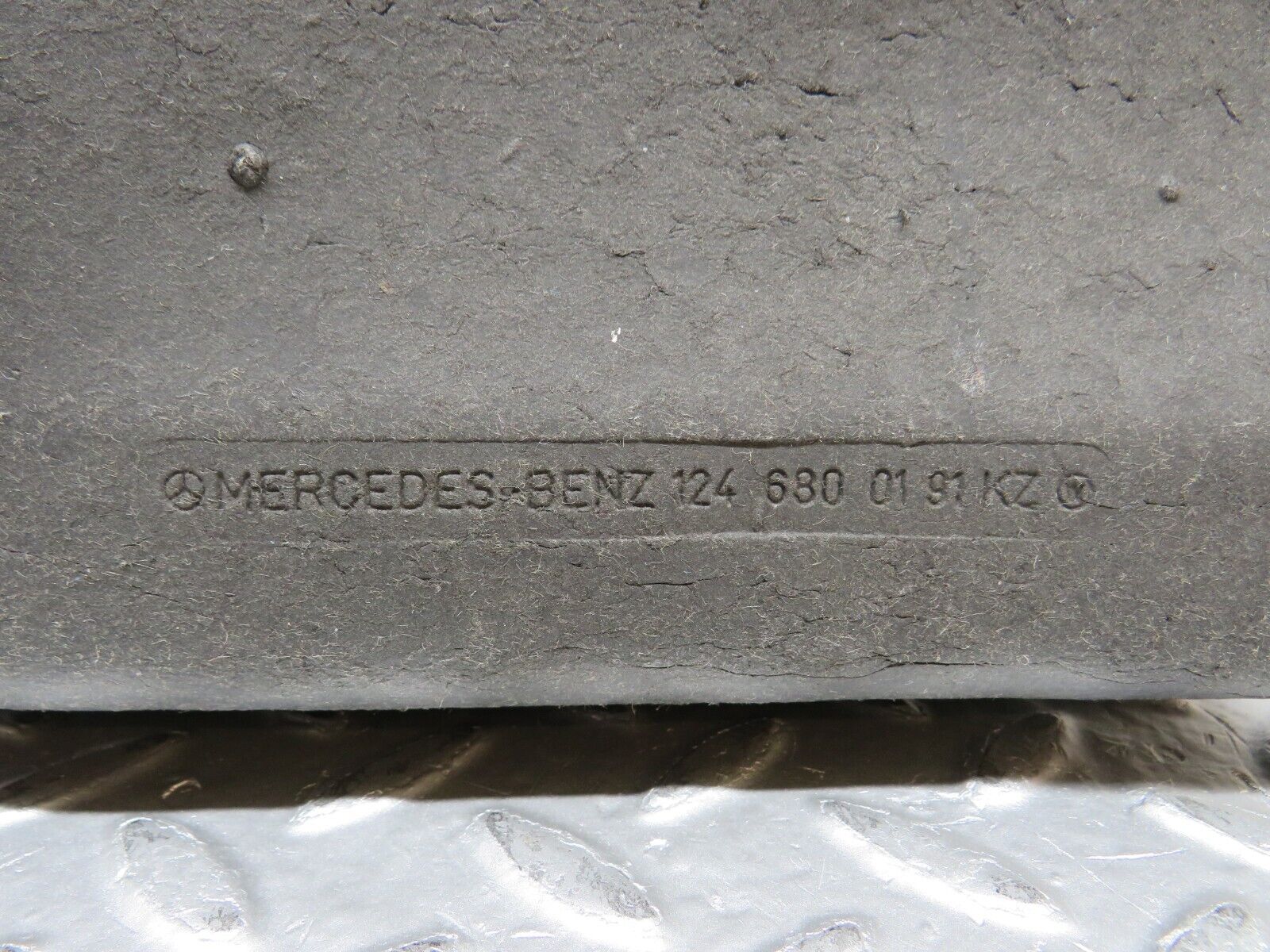 31343 Mercedes-Benz S124 220TE Wagon Glove Box 1246800191