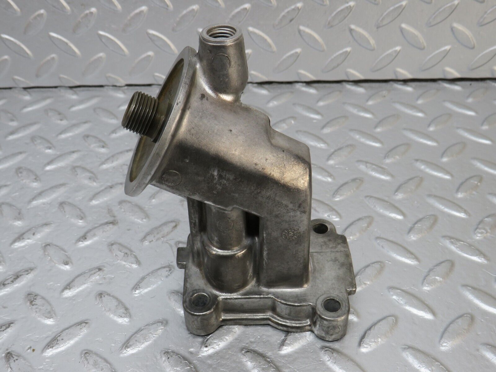 33713 Mercedes-Benz W201 190E 2.0L Oil Filter Housing 1021800038