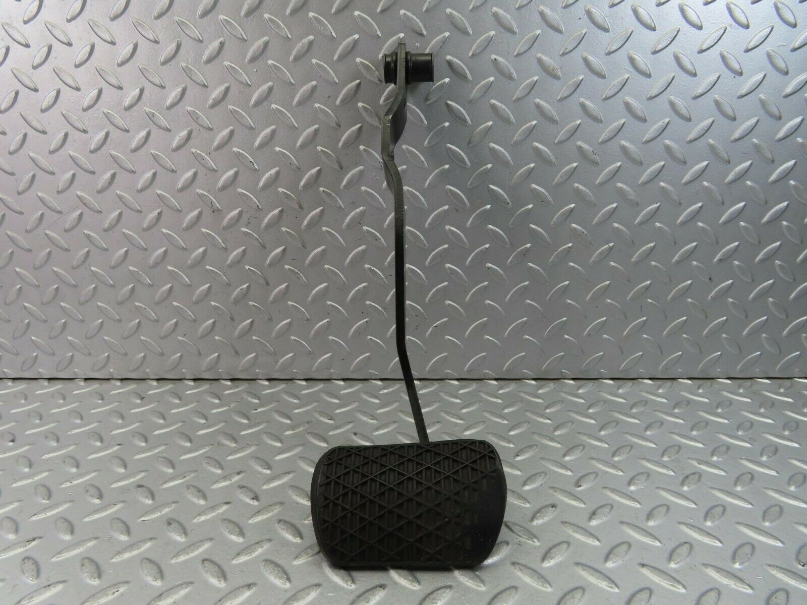 9665 Mercedes-Benz C123 280CE Coupe Brake Pedal With Rubber