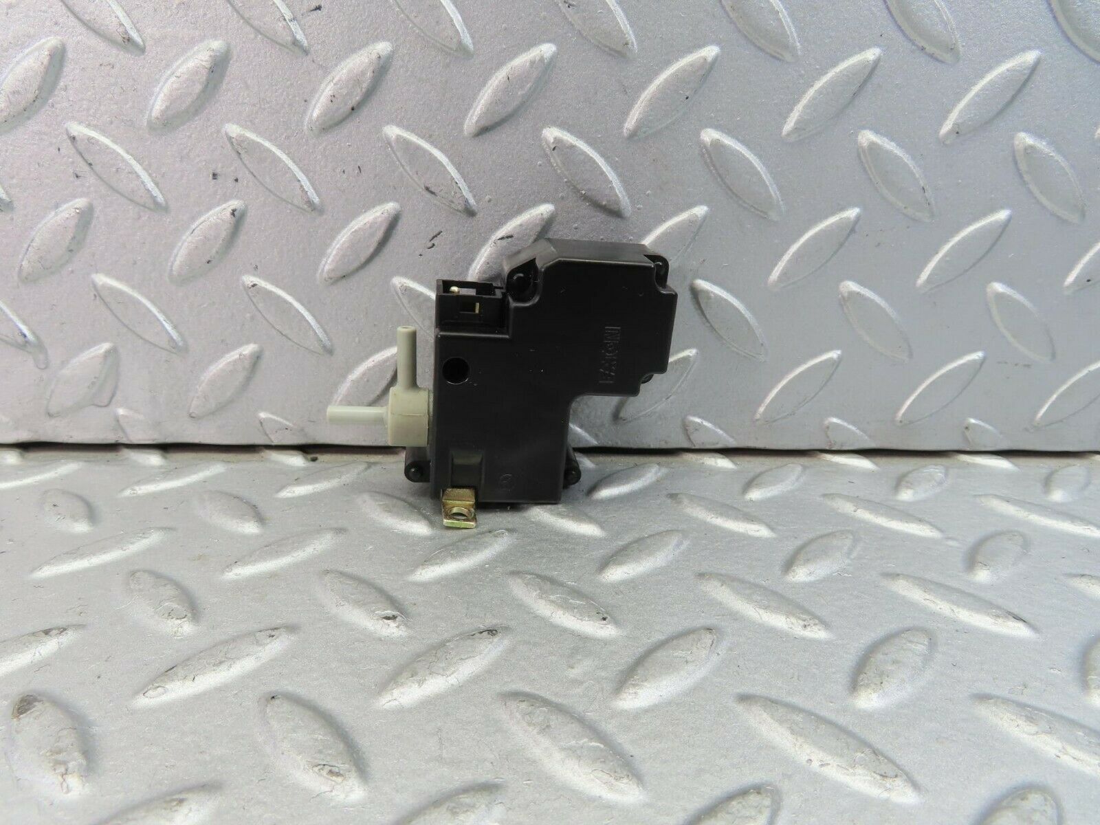 9435 Mercedes-Benz C124 300CE Coupe Vacuum Control Valve