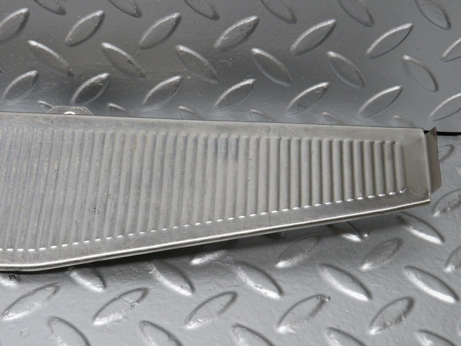 32501 Mercedes-Benz S124 300TE Trunk Edge Chrome Moulding 1246980089 000584503