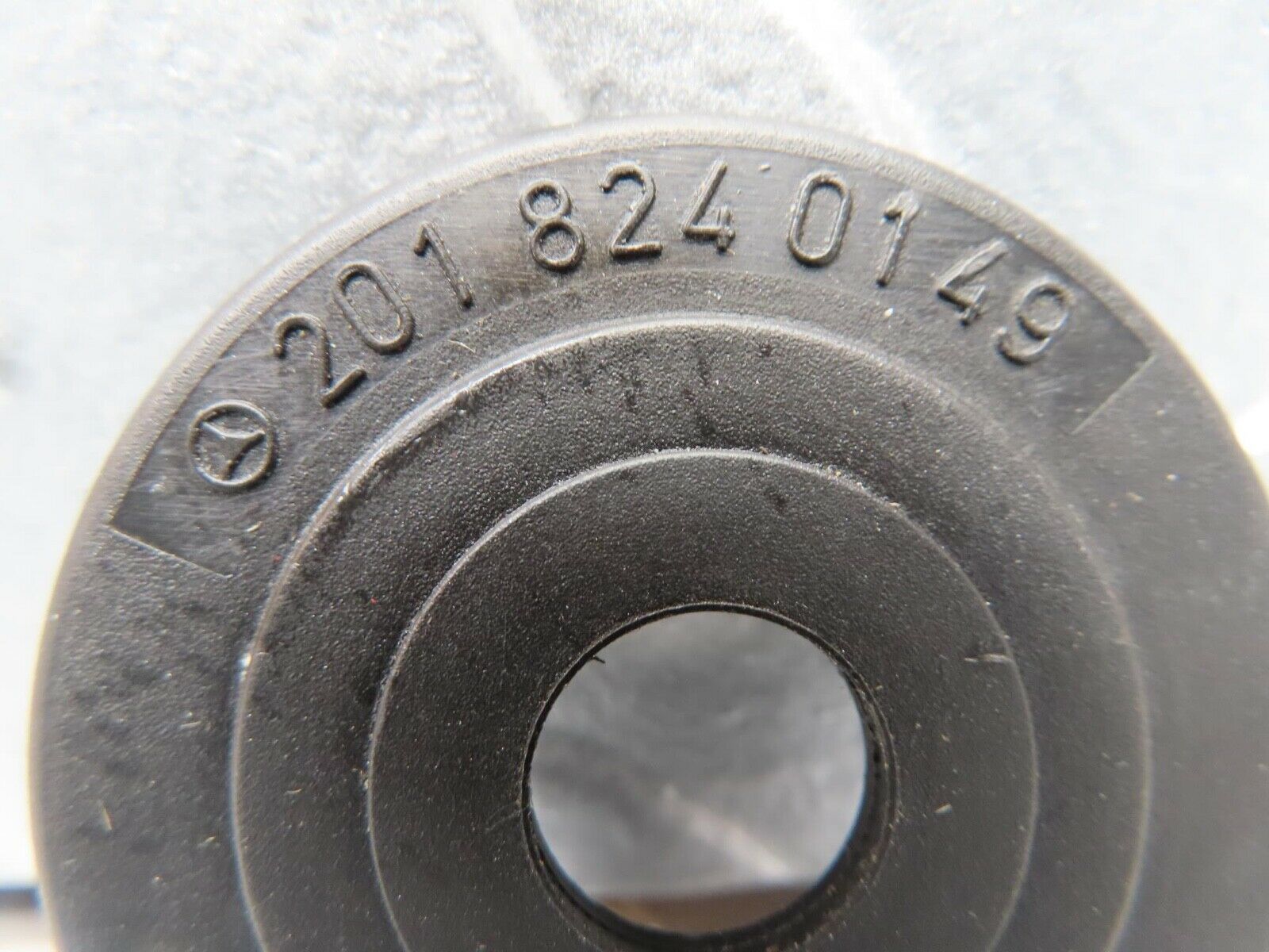 16441 Mercedes-Benz W124 260E Wiper Motor Cover Cap 2018240149