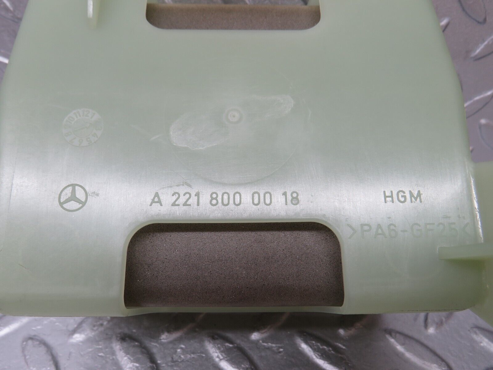 35221 Mercedes-Benz W221 Central Locking Pump 2218000248 2218000035 2218000018