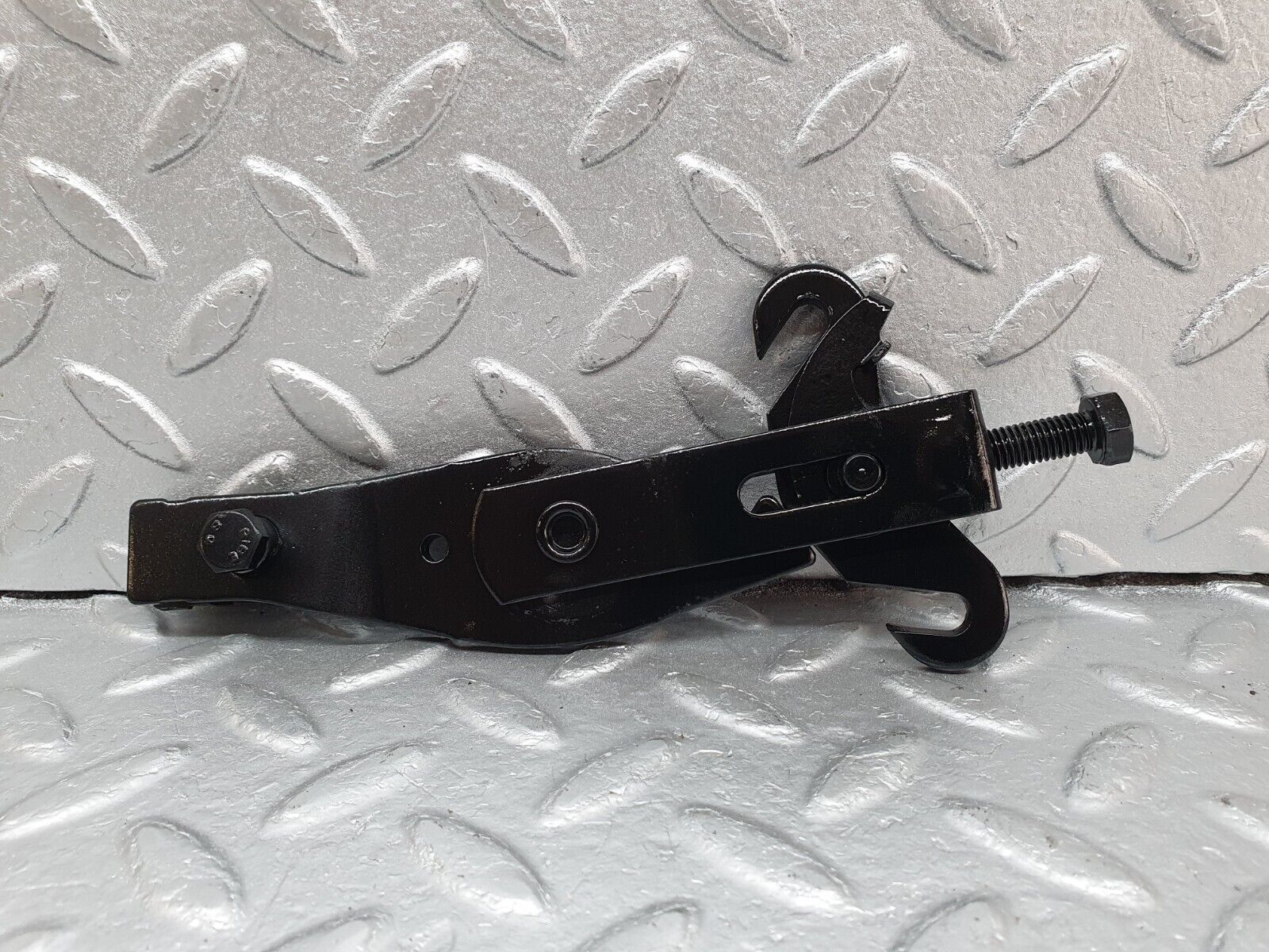 41504 Mercedes-Benz W124 200E Handbrake Adjusting Handbrake Regulator