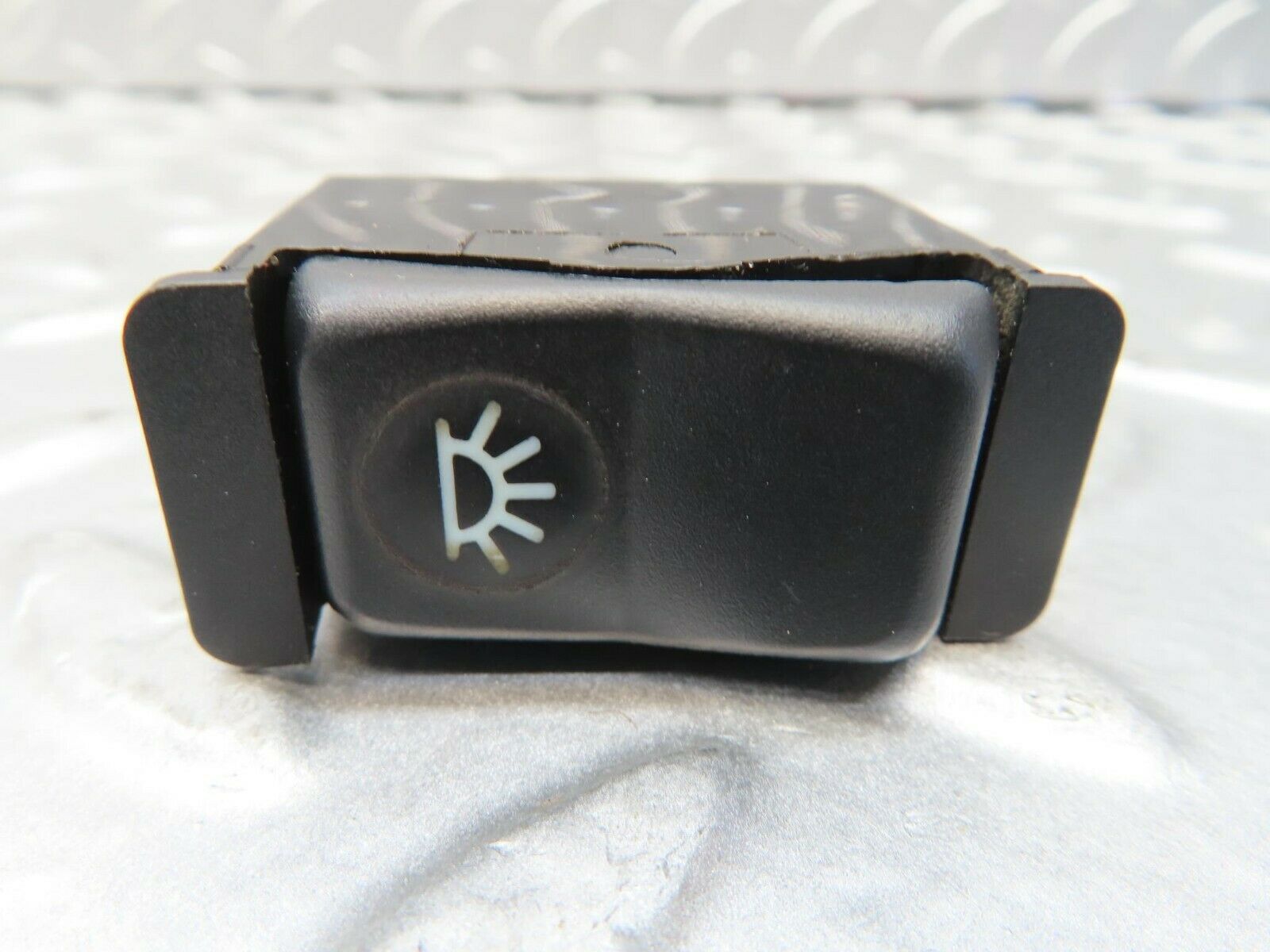 15490 Mercedes-Benz W123 230E Interior Light Switch 0008205910