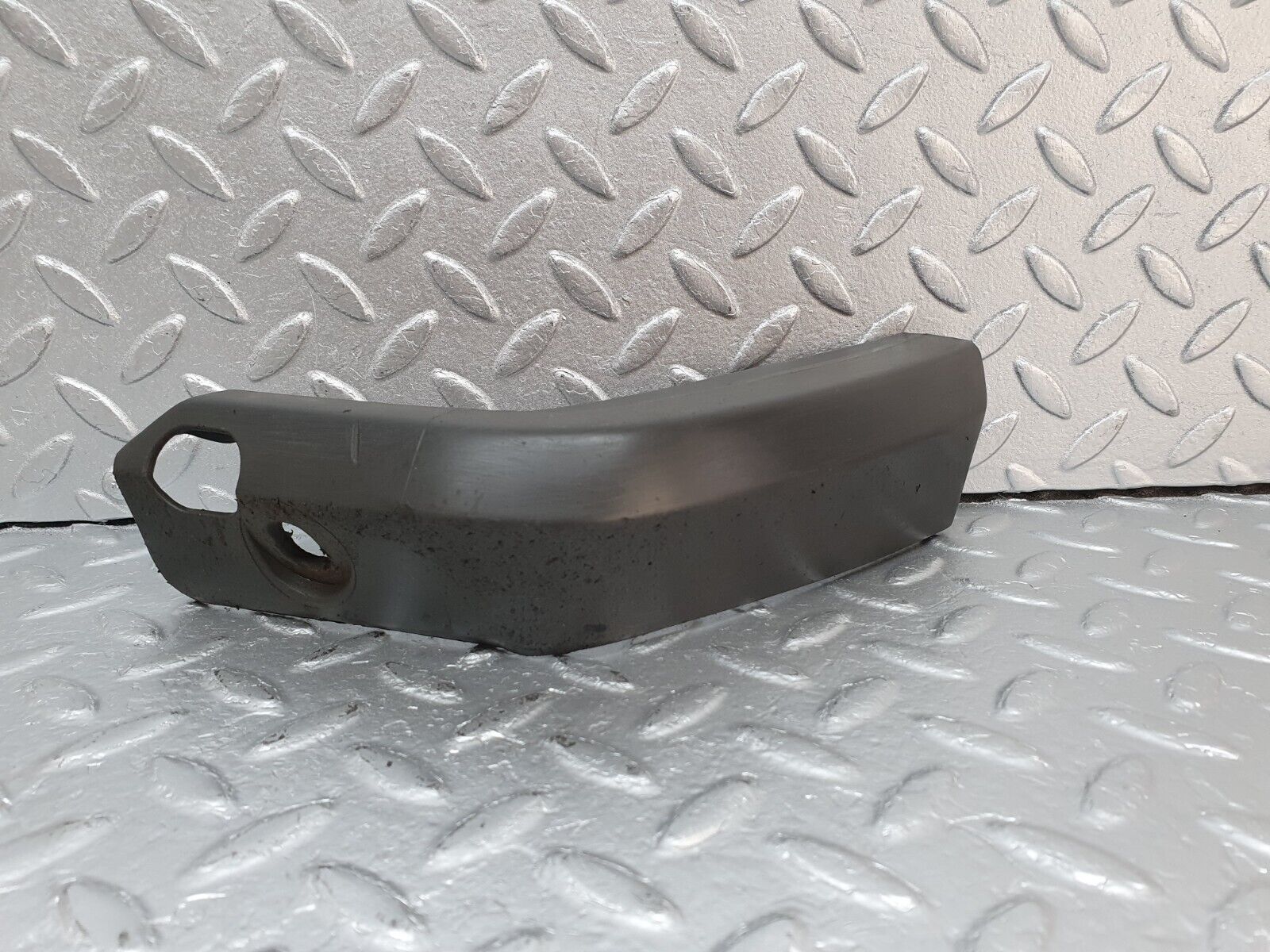 41550 Mercedes-Benz W124 200E Fender Wing Lower Moulding Trim Right Side 1248840231