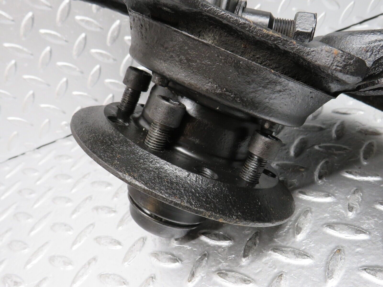 0386 Mercedes-Benz W108 280SE Complete Wheel Hub Front Right