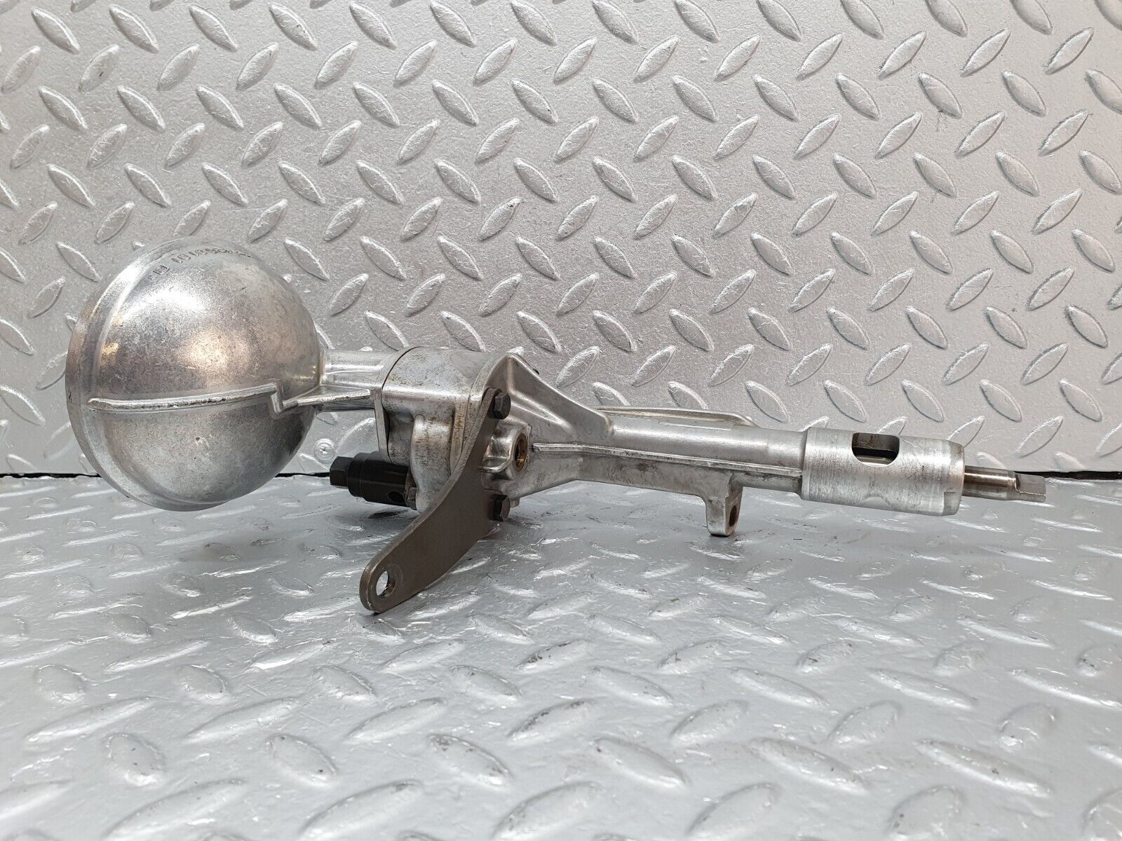 40870 Mercedes-Benz W123 240D Oil Pump 1151860101 6151800202