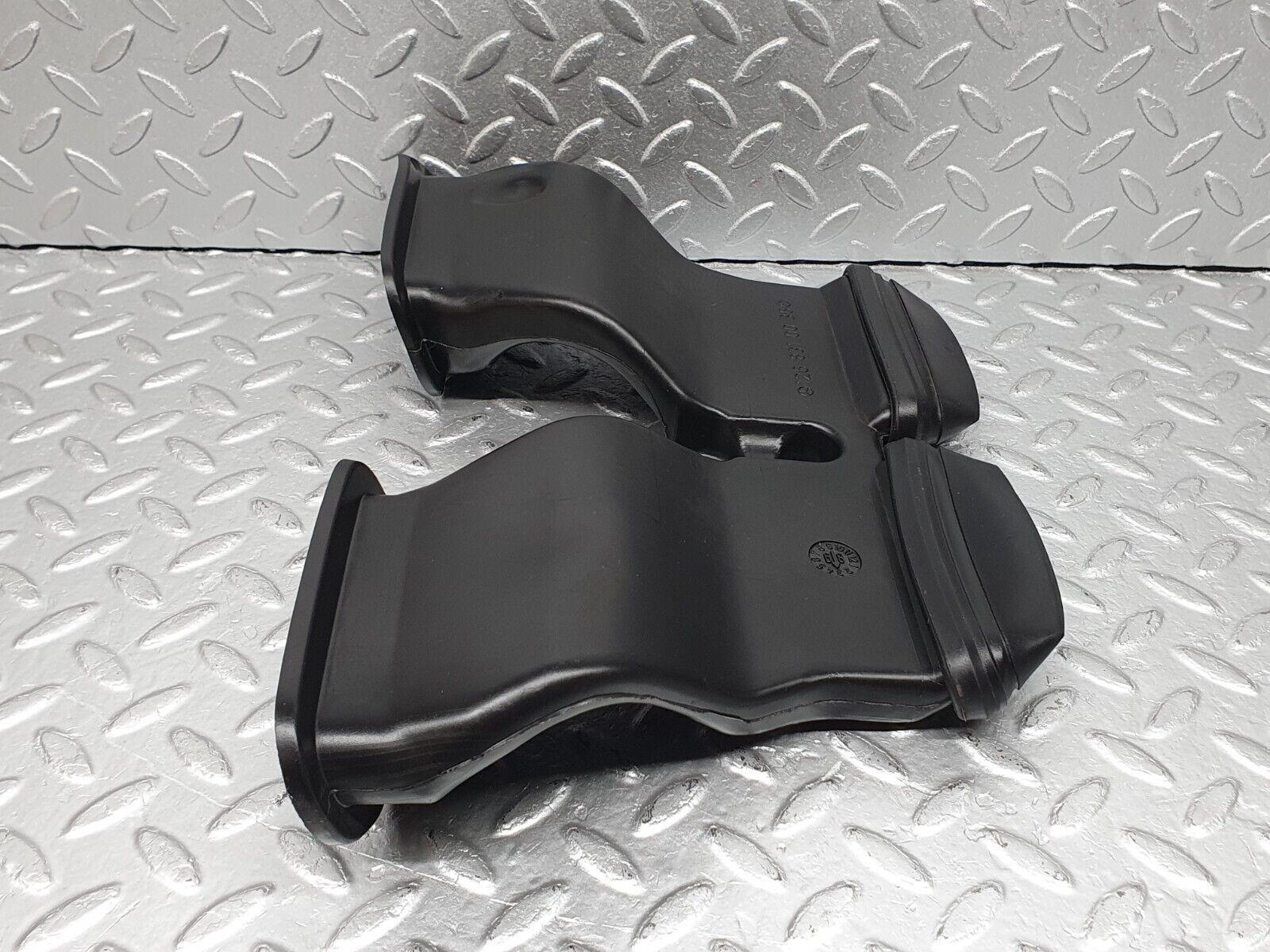 41145 Mercedes-Benz W126 300SE Dashboard Centre Air Vent 1268310036 1269970181