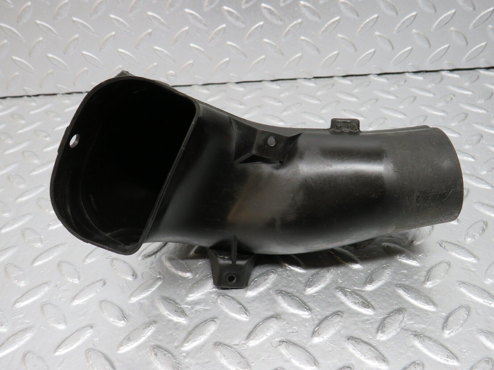 34290 Mercedes-Benz C126 380SEC Coupe Air Duct Right Side 1170940111