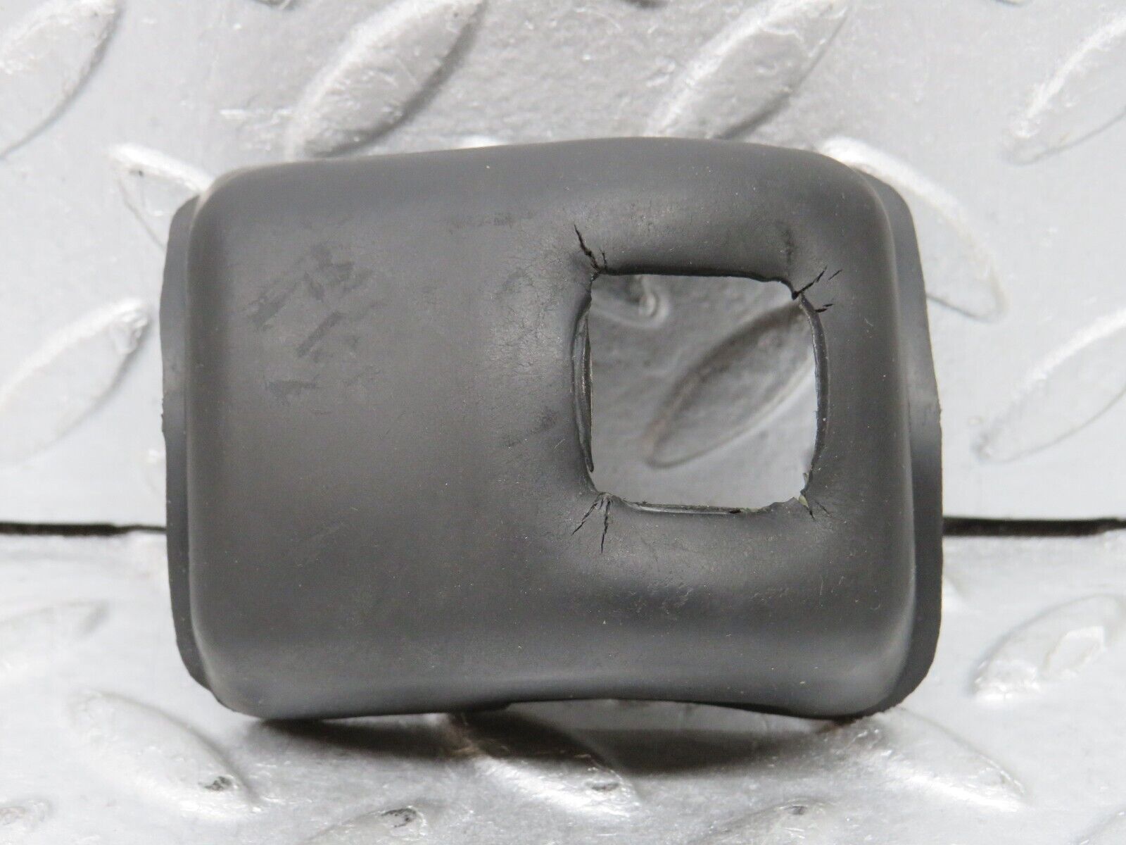 37436 Mercedes-Benz W109 300SEL Indicator Rubber Cover 1154620596