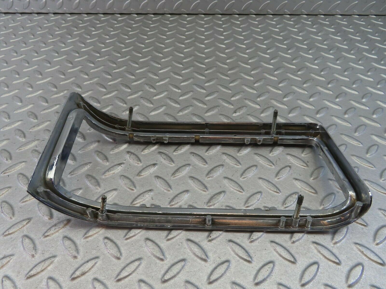 8128 Mercedes-Benz W115 Tail Light Chrome Frame Left