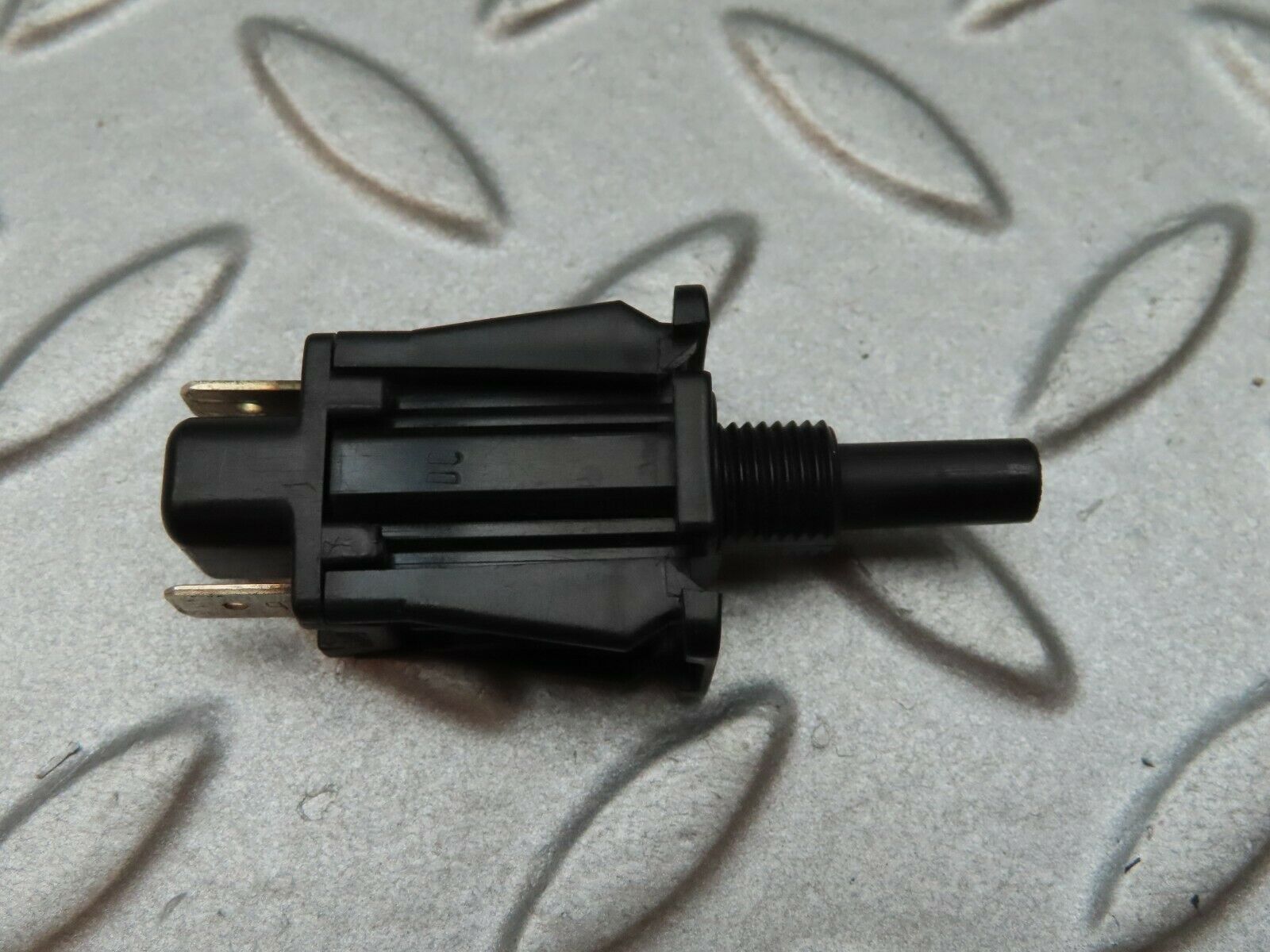 3836 Mercedes-Benz S123 200T Wagon Door Contact Switch 2018201110