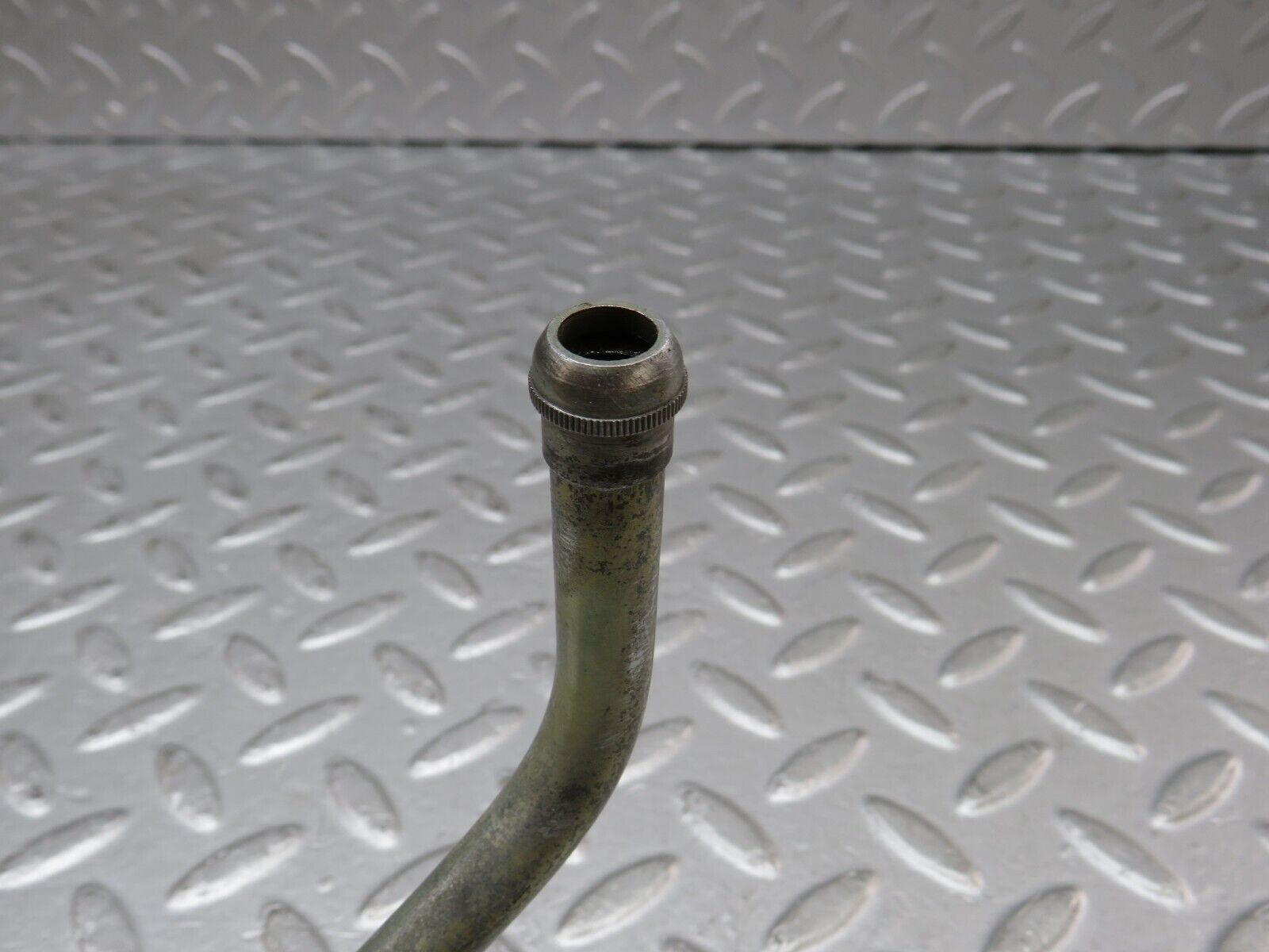 36308 Mercedes-Benz W126 420SE Oil Pipe Line