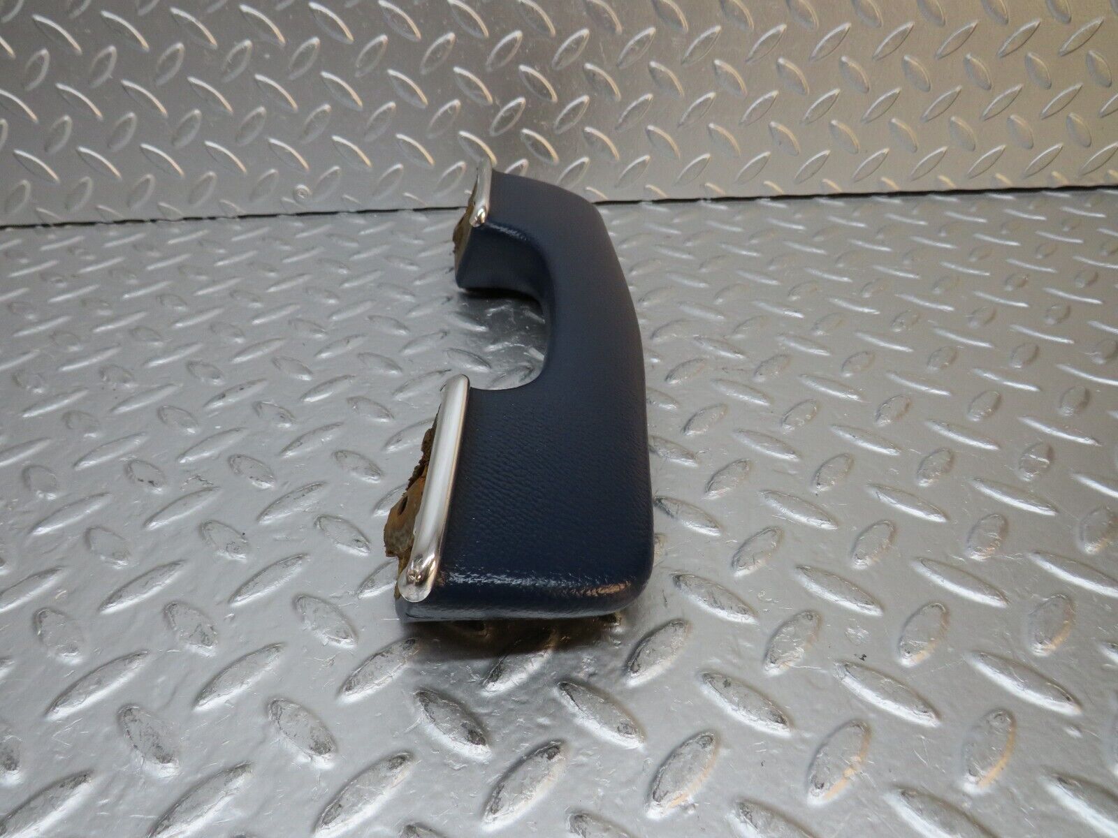 30992 Mercedes-Benz W123 200D Interior Door Handle Right 1239701201