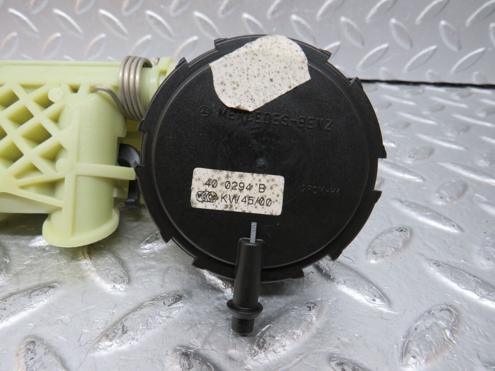 34909 Mercedes-Benz W210 320E Rear Headrest Folding Mechanism 400294B