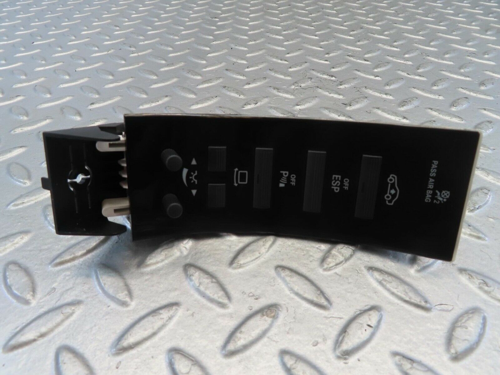 11075 Mercedes-Benz W221 S320 Instrument Cluster Switches