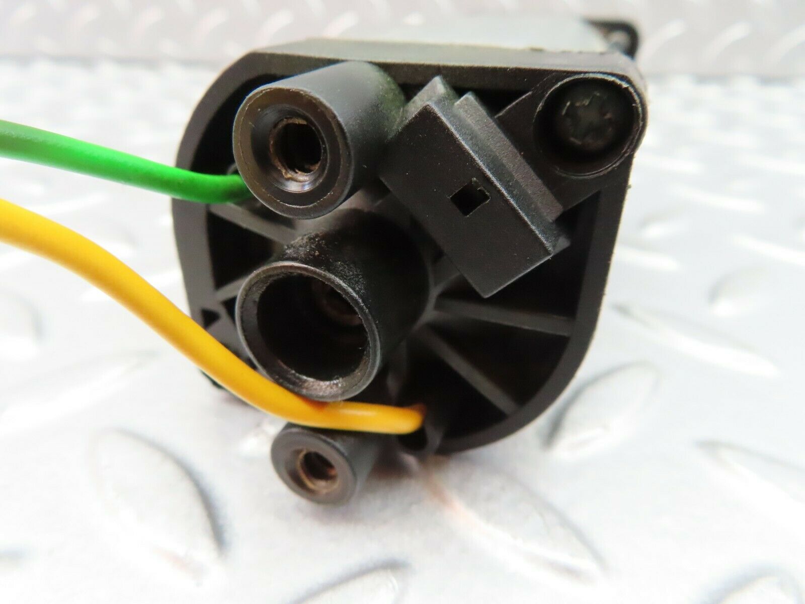 6228 Mercedes-Benz W126 380SE Seat Adjustment Motor Bosch 0130008006