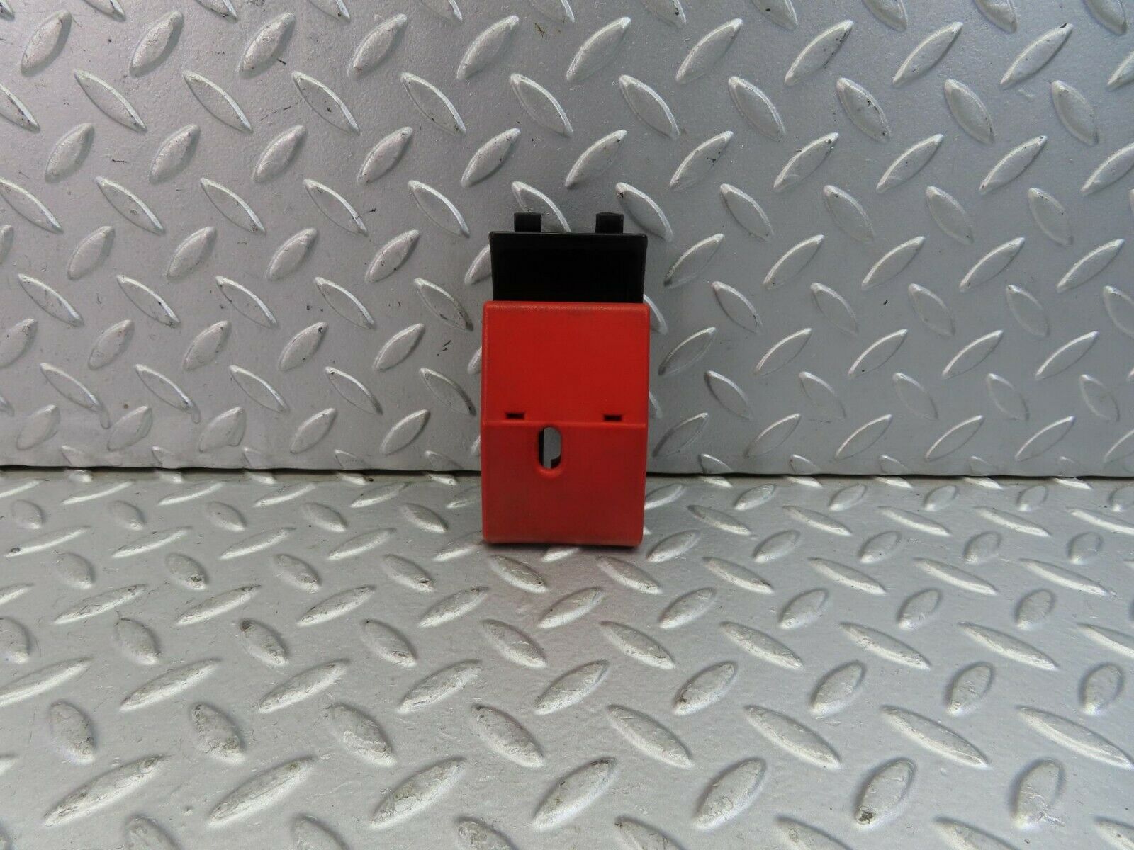 9433 Mercedes-Benz C124 300CE Coupe Bonnet Release Handle