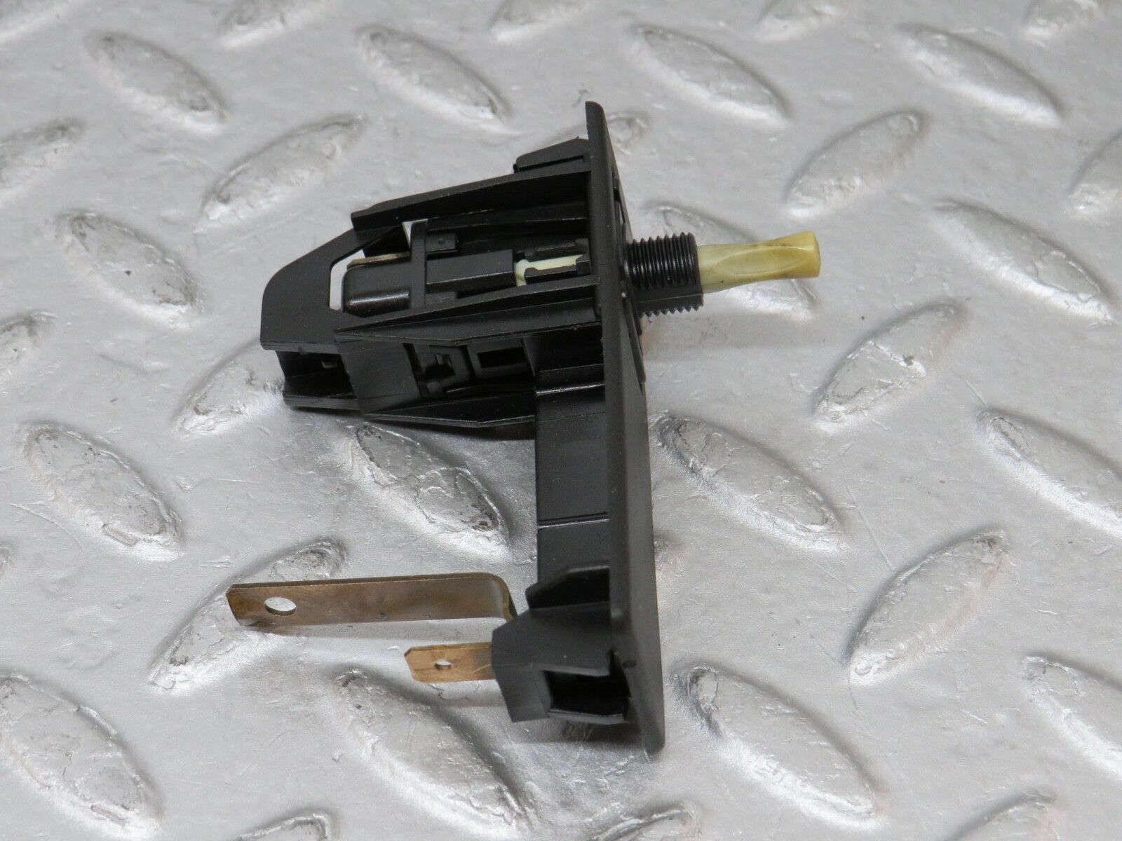 36054 Mercedes-Benz W126 420SE Trunk Boot Light Switch 2018201211