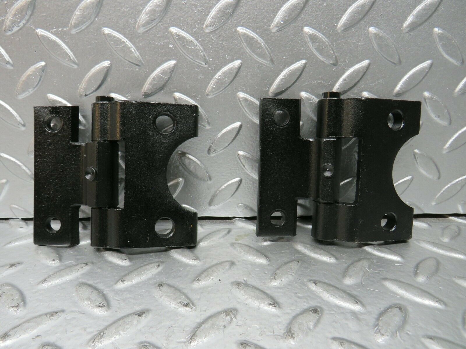 23377 Mercedes-Benz W116 350SE Left Door Hinges Pair