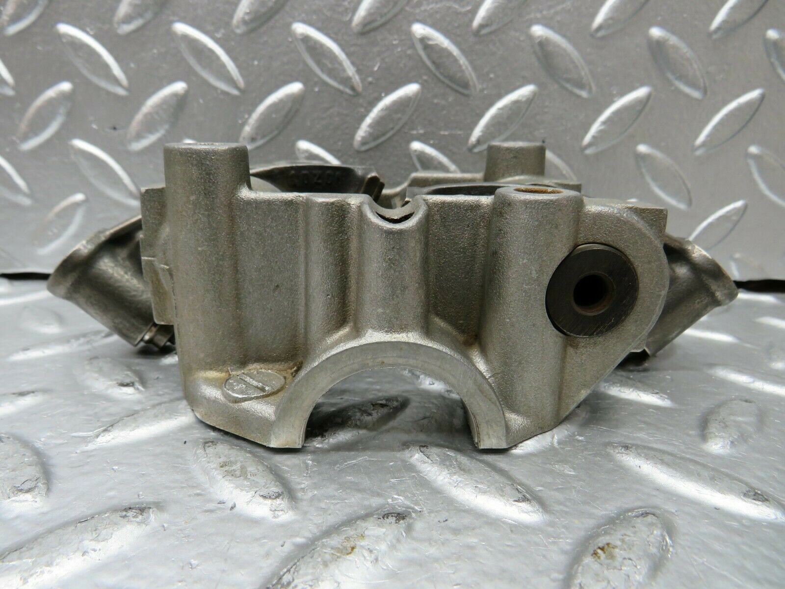 23073 Mercedes-Benz C123 230CE Coupe Rocker Arms Camshaft Bearing Block 1020512110