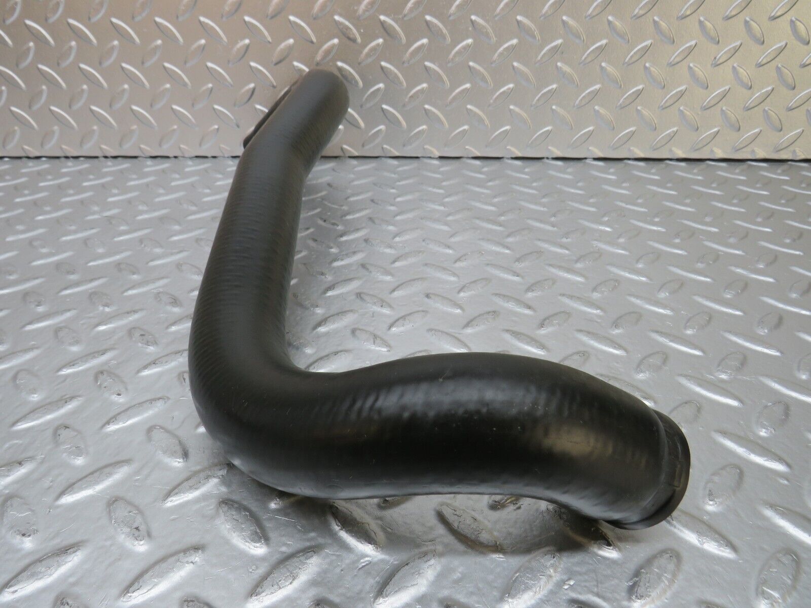 25503 Mercedes-Benz W123 200 Radiator Hose Pipe 1235012382