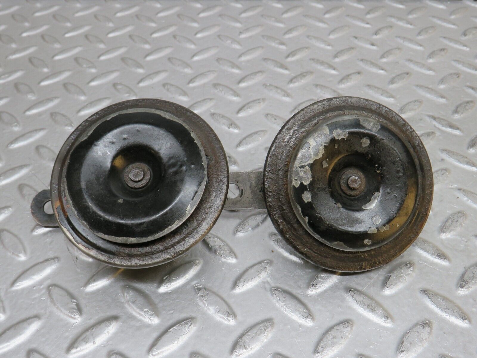 29424 Mercedes-Benz W124 230E Horn Bosch Pair 20016