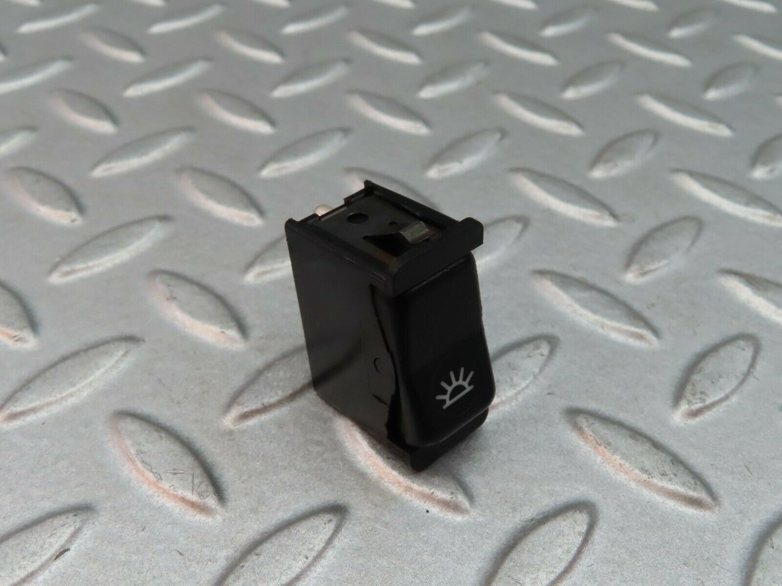 5798 Mercedes-Benz W123 200 Interior Light Switch 0008205910