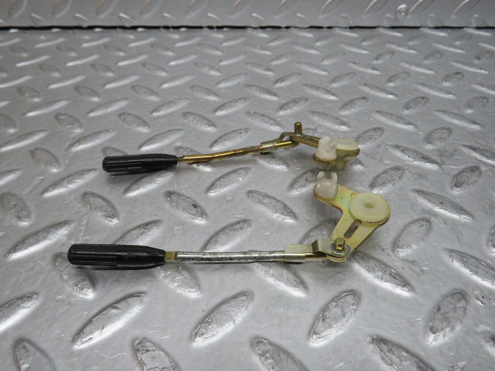 29381 Mercedes-Benz W124 230E Rear Door Lock Knob Pair