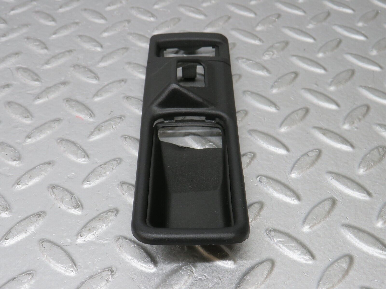 36103 Mercedes-Benz W126 420SE Interior Door Handle Frame Rear Right 1267660211 1267660491