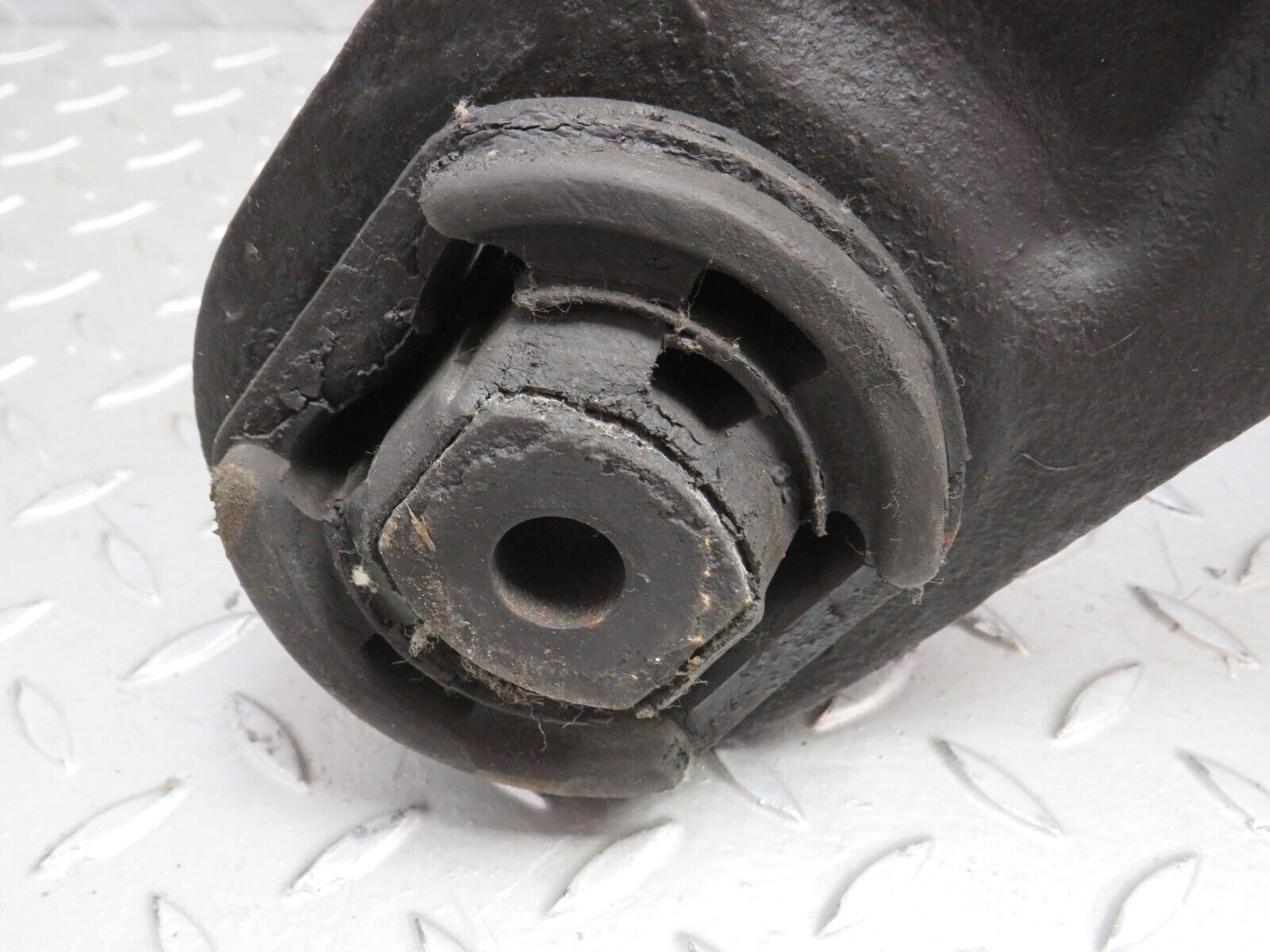 0411 Mercedes-Benz W116 Rear Subframe Axle Carrier Suspension