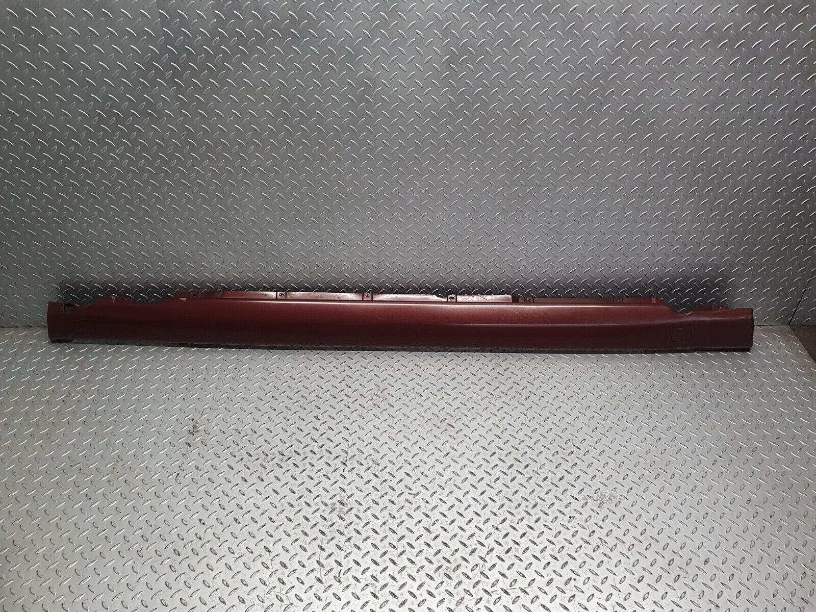 41225 Mercedes-Benz W126 300SE Side Skirt Left 1266904940 1266980330 1266980130