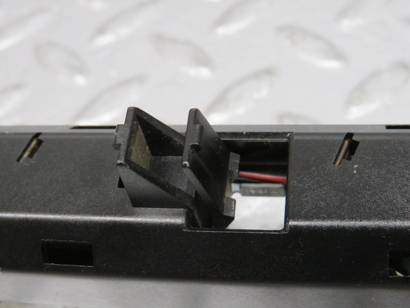 32565 Mercedes-Benz S124 300TE Wagon Tail Light Bulb Holder