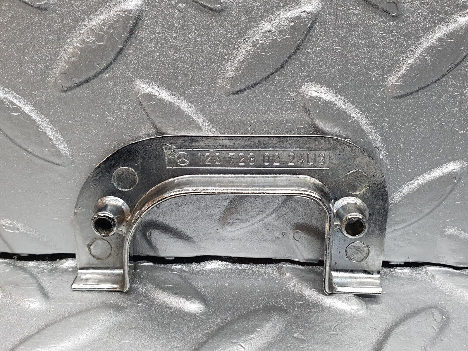 40896 Mercedes-Benz W126 300SE Interior Chrome Door Latch Trim Right 1237230224