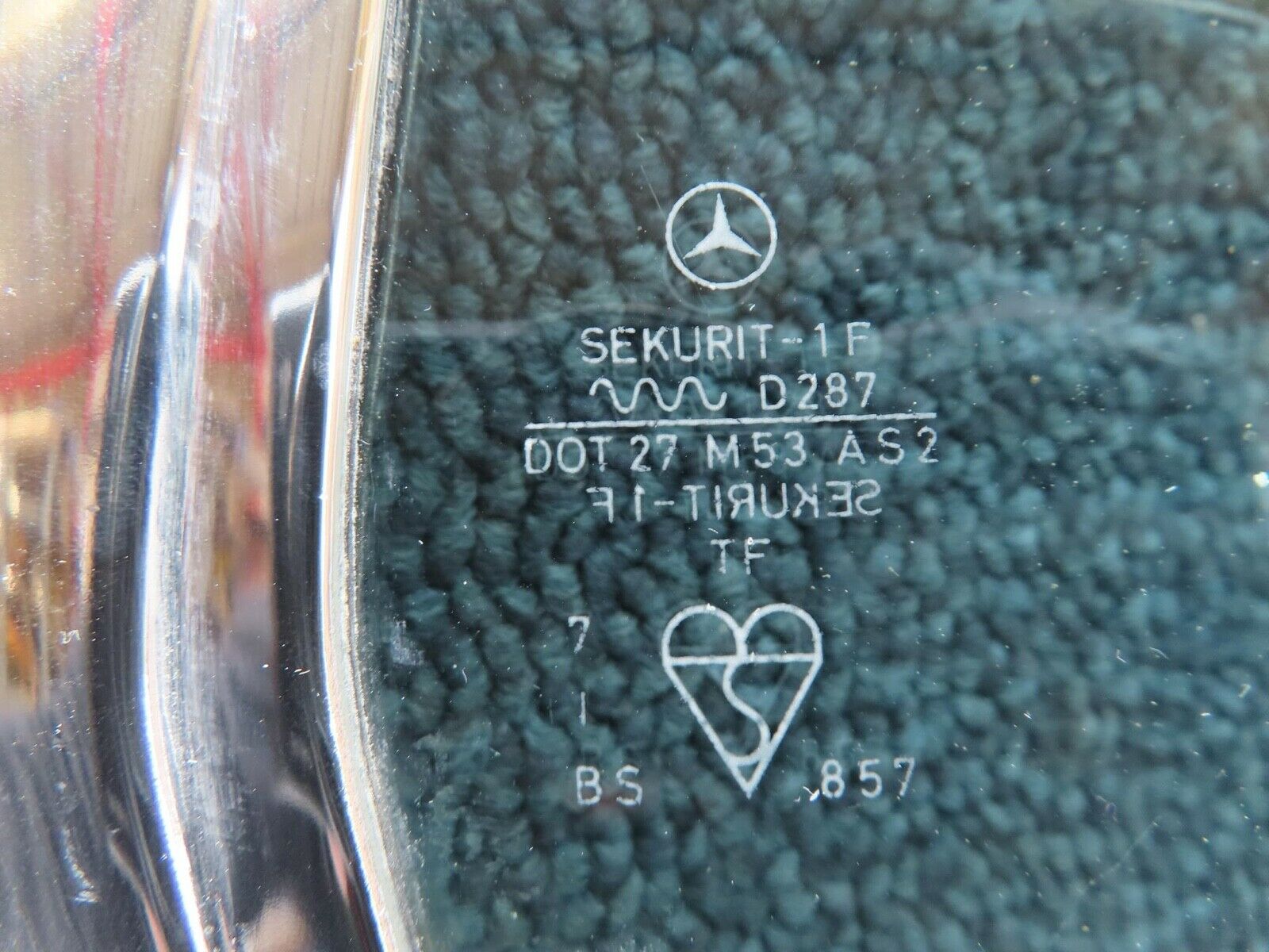 14121 Mercedes-Benz C107 280SLC Rear Right Quarter Window Glass