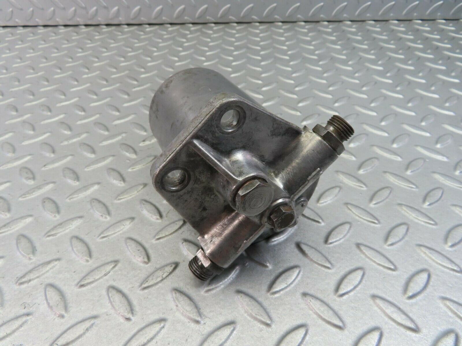 8250 Mercedes-Benz W108 Fuel Filter Housing Bosch 0450108003