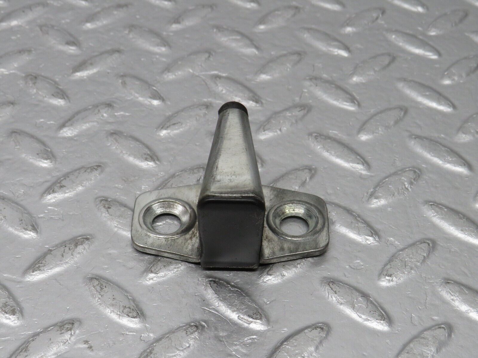 38860 Mercedes-Benz W201 190E 2.6L Door Lock Latch