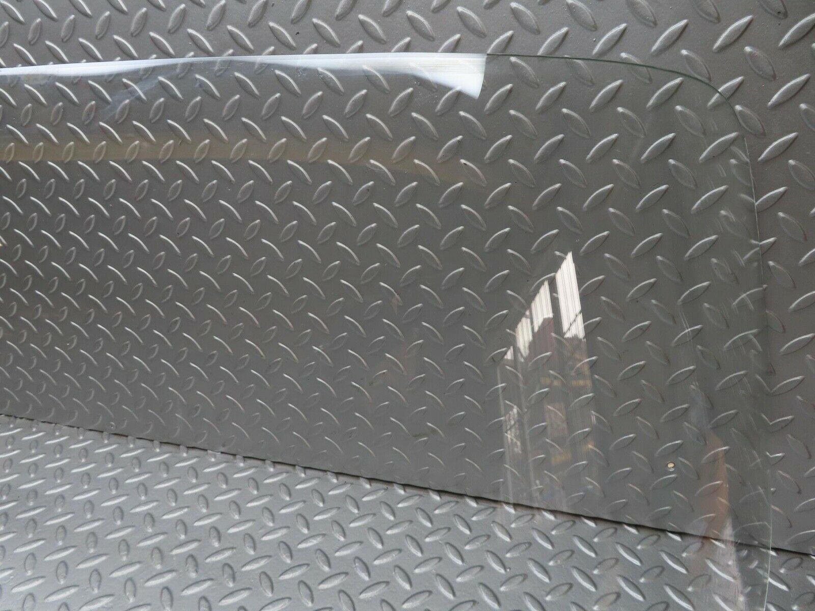 12750 Mercedes-Benz W111 220SE Rear Windscreen Glass