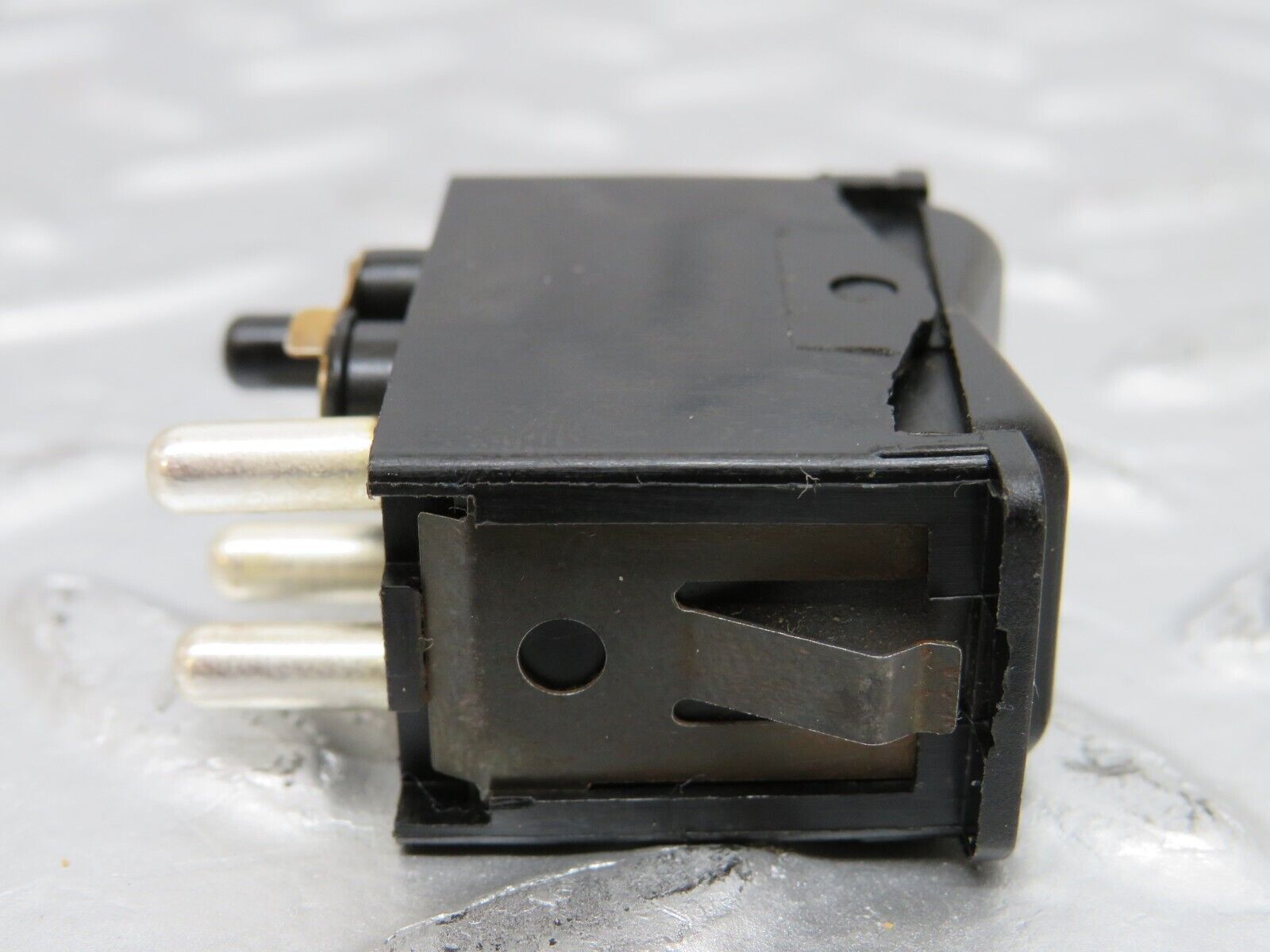 25519 Mercedes-Benz W123 200 Rear Window Defroster Switch 0008206110