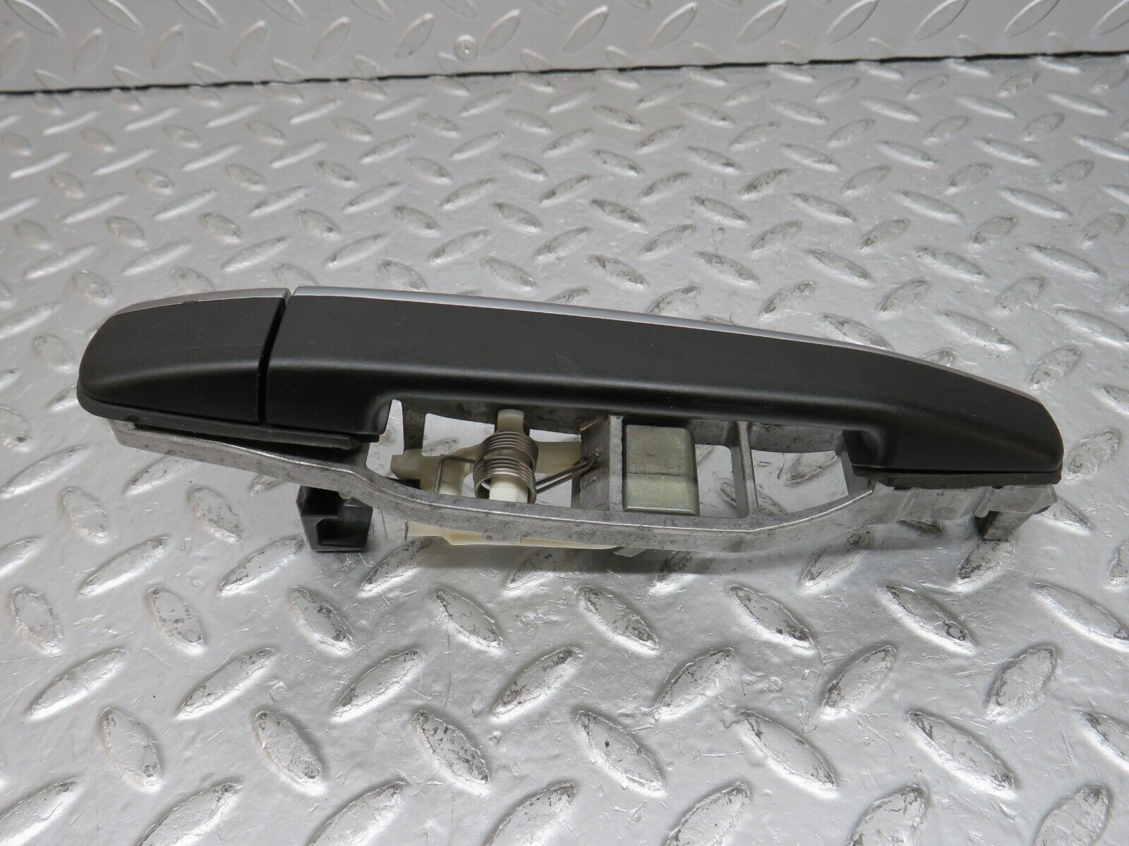 33420 Mercedes-Benz W202 C180 Rear Right Exterior Door Handle